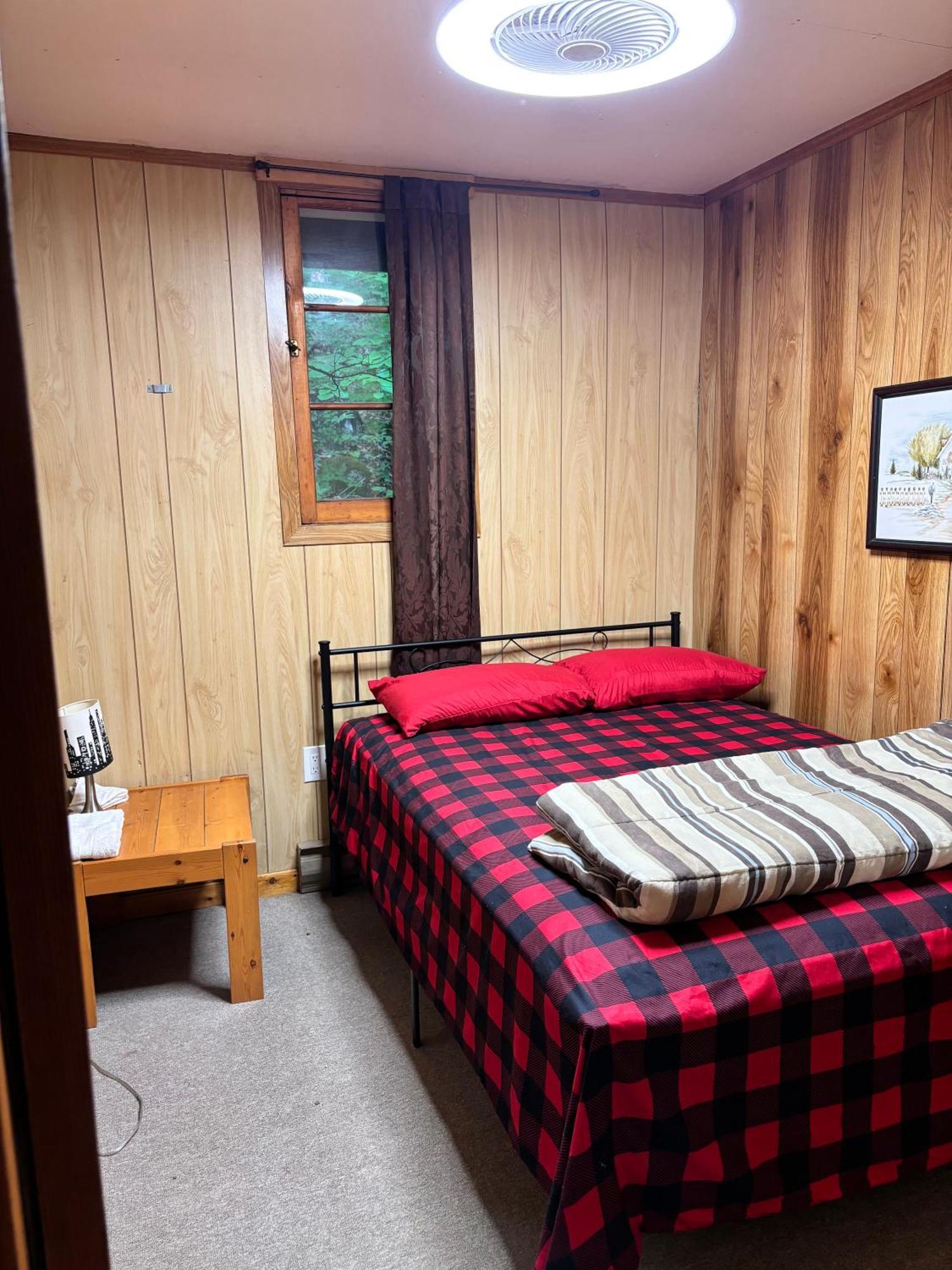 Lakefront Hideaway Resort Kawartha Lakes Zimmer foto