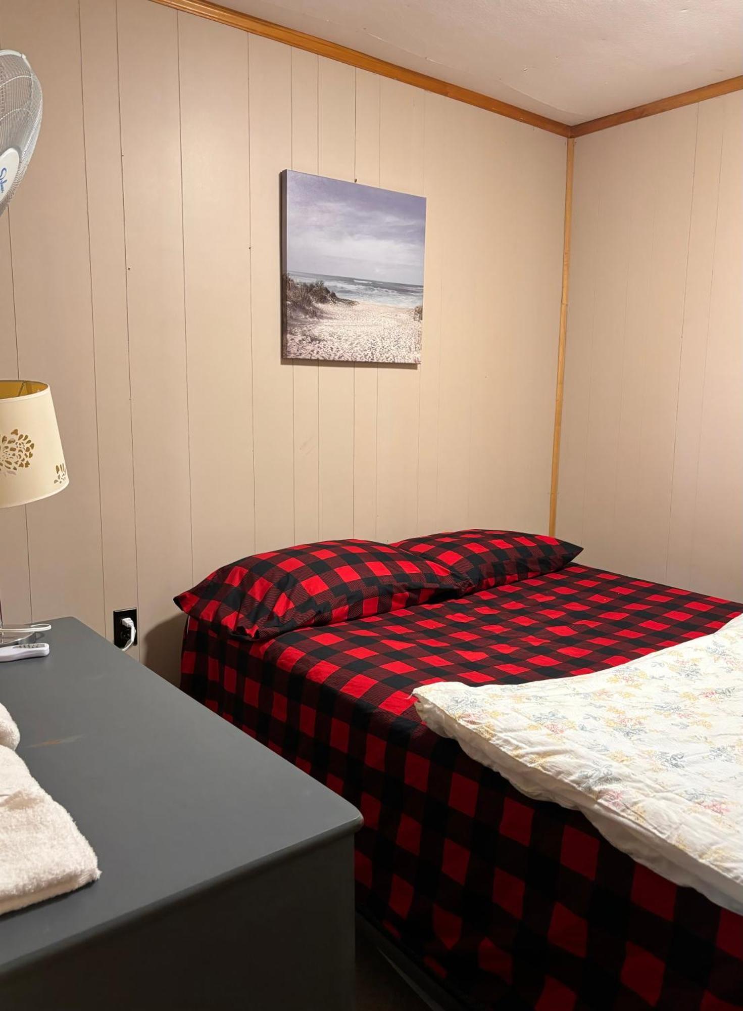 Lakefront Hideaway Resort Kawartha Lakes Exterior foto