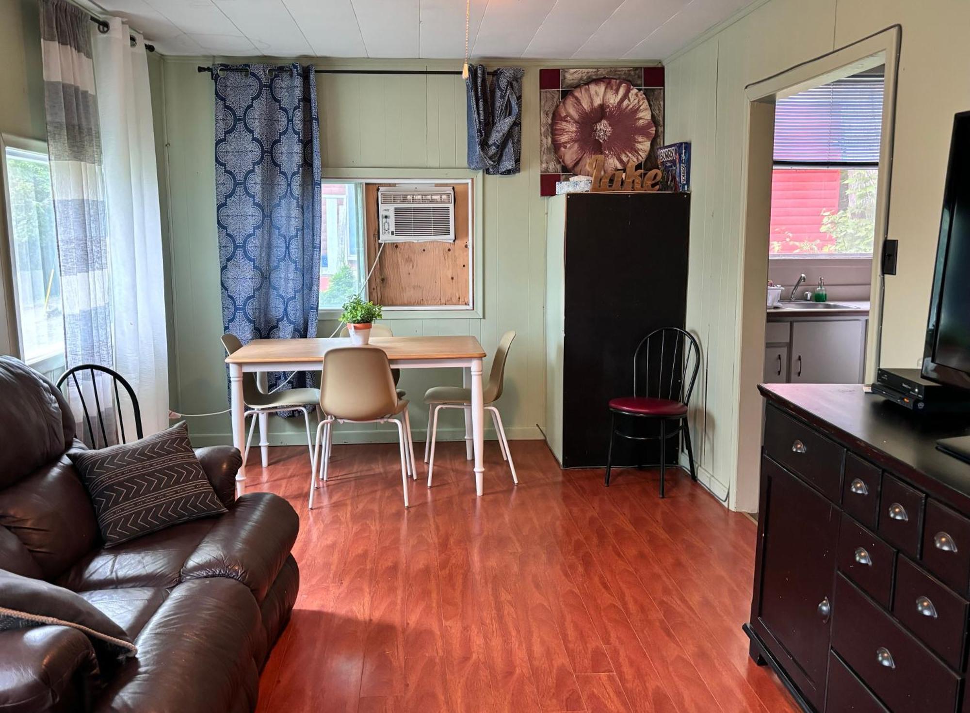 Lakefront Hideaway Resort Kawartha Lakes Zimmer foto