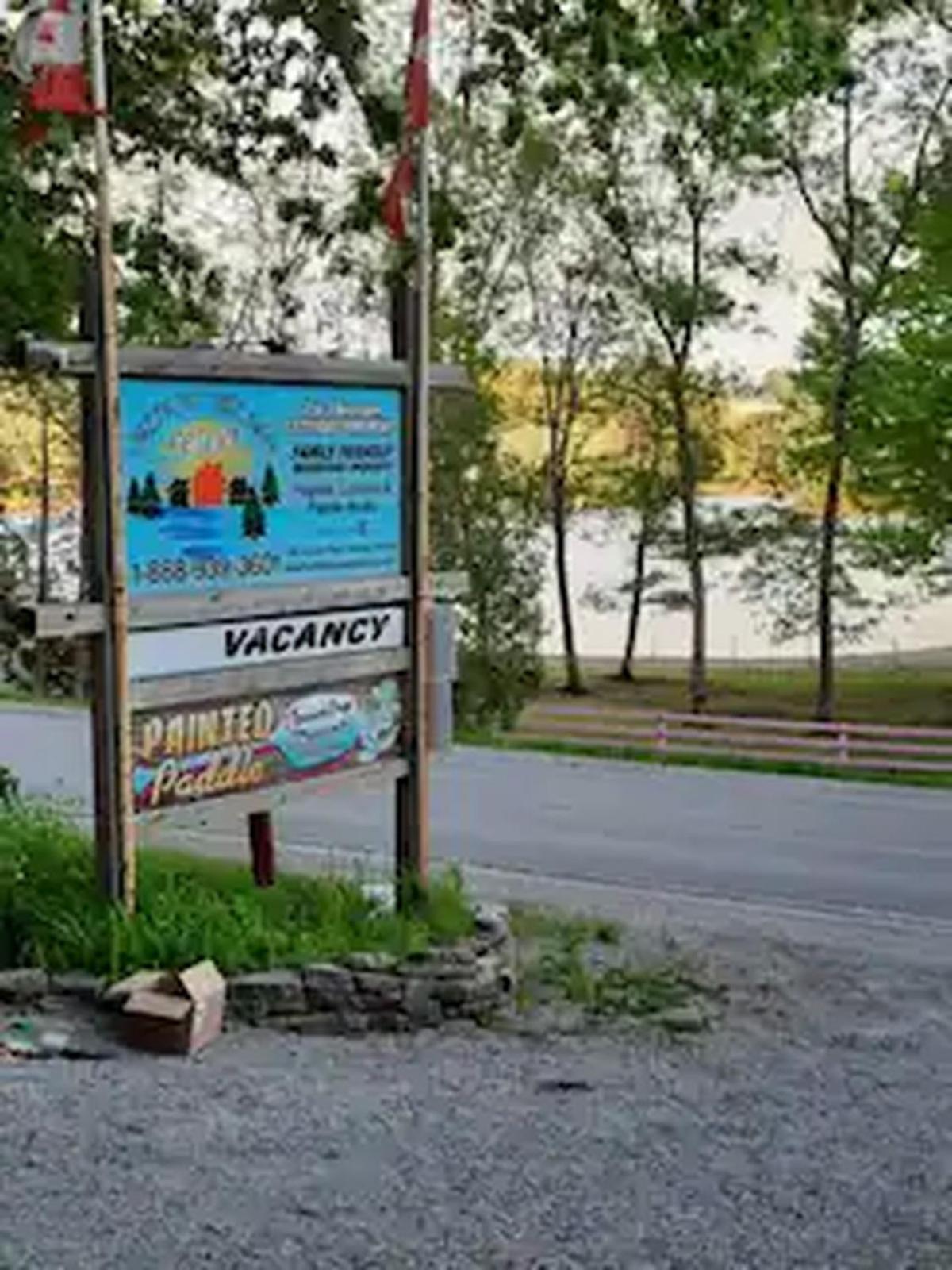 Lakefront Hideaway Resort Kawartha Lakes Exterior foto